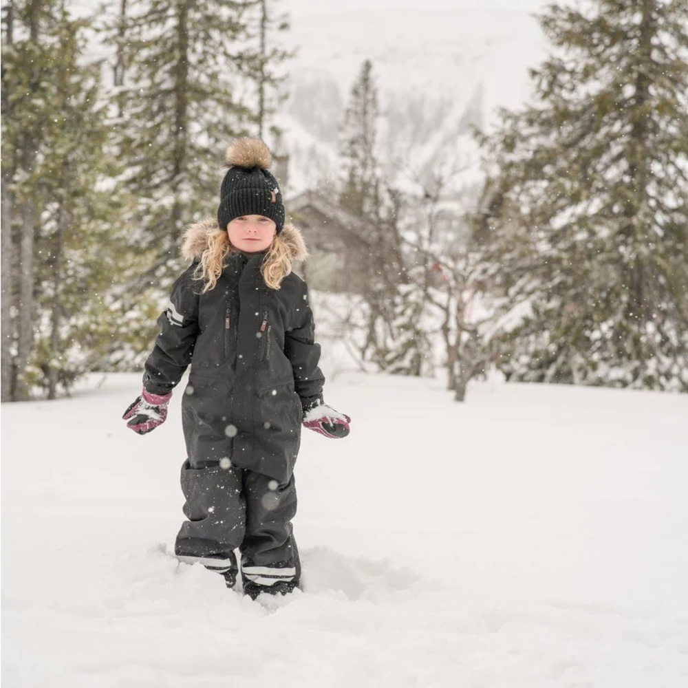 Lindberg
COLDEN WINTER OVERALL - BLACK
See pics for measurements - Picture 3 of 10